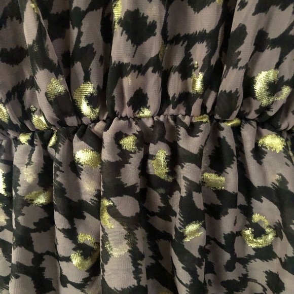 Plum and Gold leopard print ruffled top - Picture 2 of 6